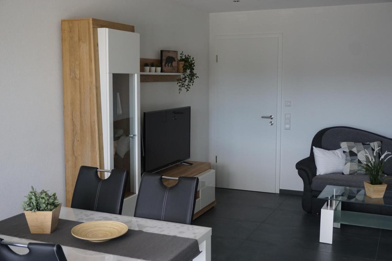 Ferienwohnung Schauinsland Нойенбург Екстериор снимка